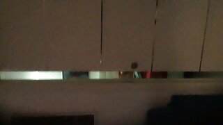 குச்சிகள் என்று கடின செக்ஸ் காட்டு ஆண்குறி மீது இழுத்து